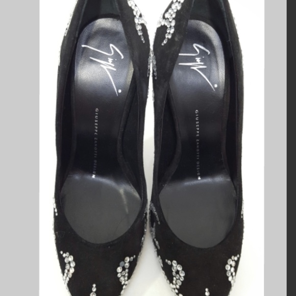 Giuseppe Zanotti Black Crystal Embellished Suede Pumps - Picture 3 of 7